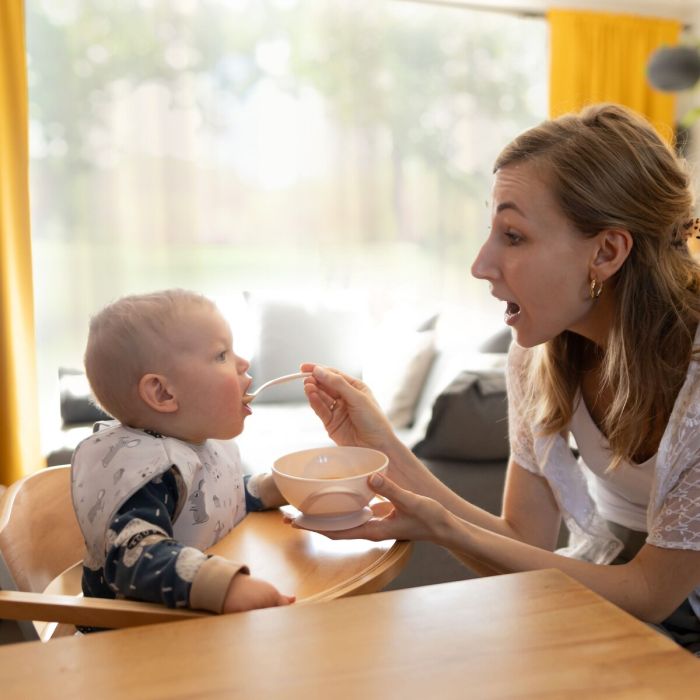 Babyono lėkštė limpančiu dugnu šaukštelis  6+ m kreminė rožinė 1063/06