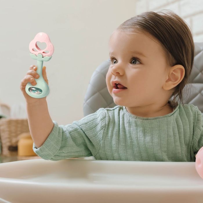 Babyono lavinamasis kramtukas su barškučiu braškė 499/03