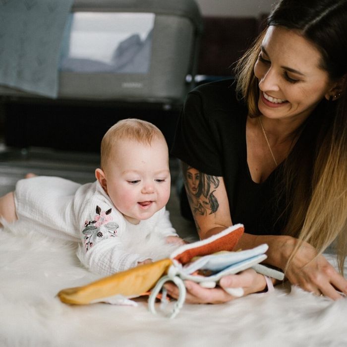 Minkšta kūdikio knygutė "Nature"