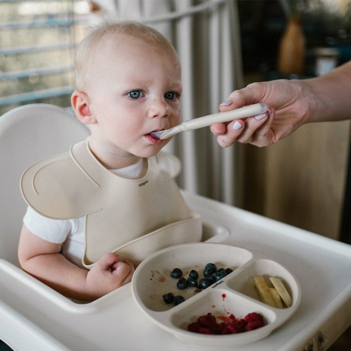 Babyono silikoninis šaukštas kūdikiui (smėlio) 