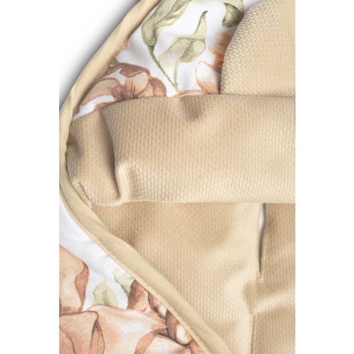 Pledas automobilinei kėdutei "Floral beige" 90x90 cm